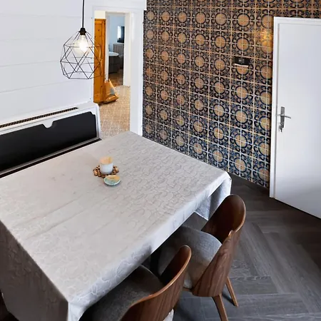 Lägenhet Spacious Vintage Loft With Modern Design